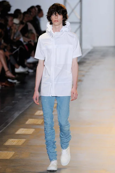 Look 19